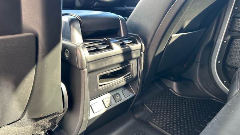 Land Rover Defender 3.0 D250 X-Dynamic HSE 110 5dr Auto Diesel Estate